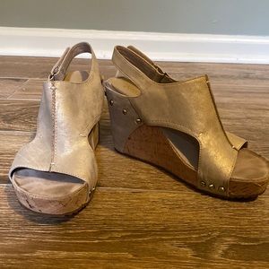 Antelope | 744 Metallic Gold sandals, like new